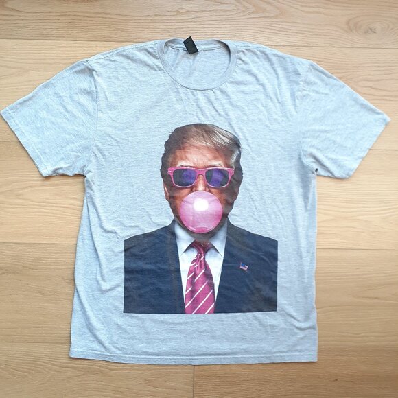 Trump Pink Bubble Gum and Sunglasses - New Men's Large Heather Grey T-Shirt - Picture 1 of 4
